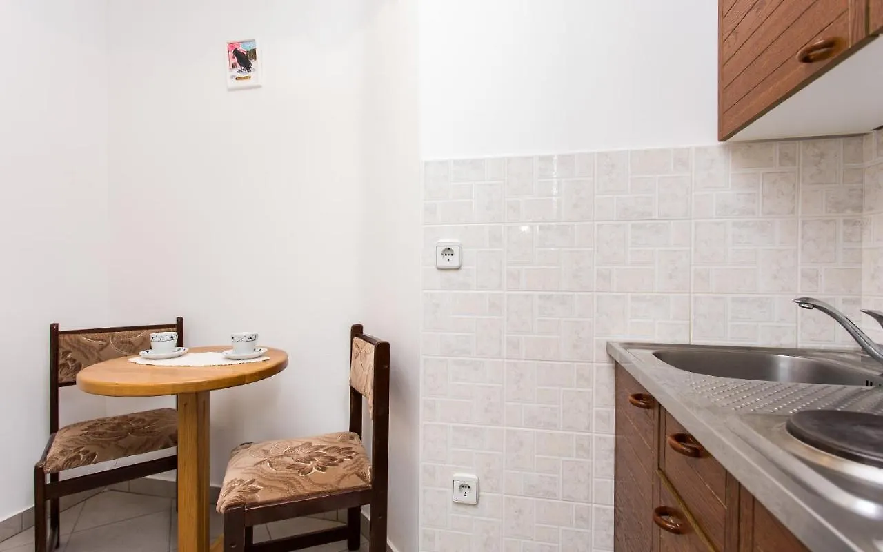 Apartman Justinic Šilo 0*,