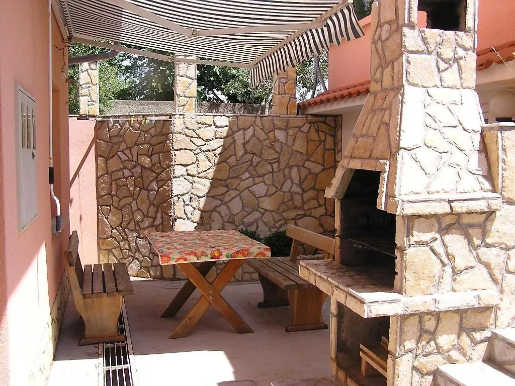Apartman Justinic Šilo 0*,