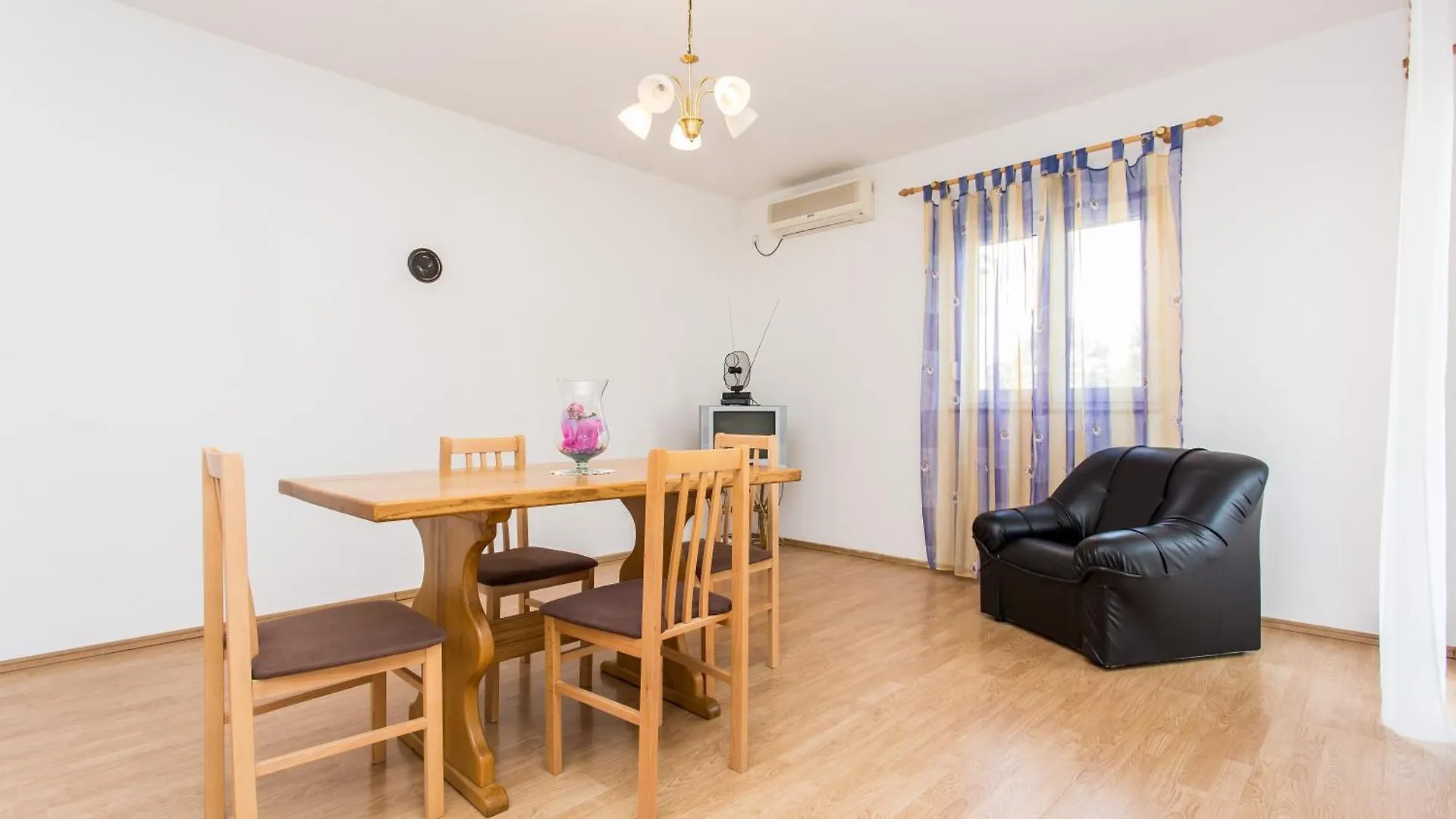 Apartman Justinic Šilo Apartamento